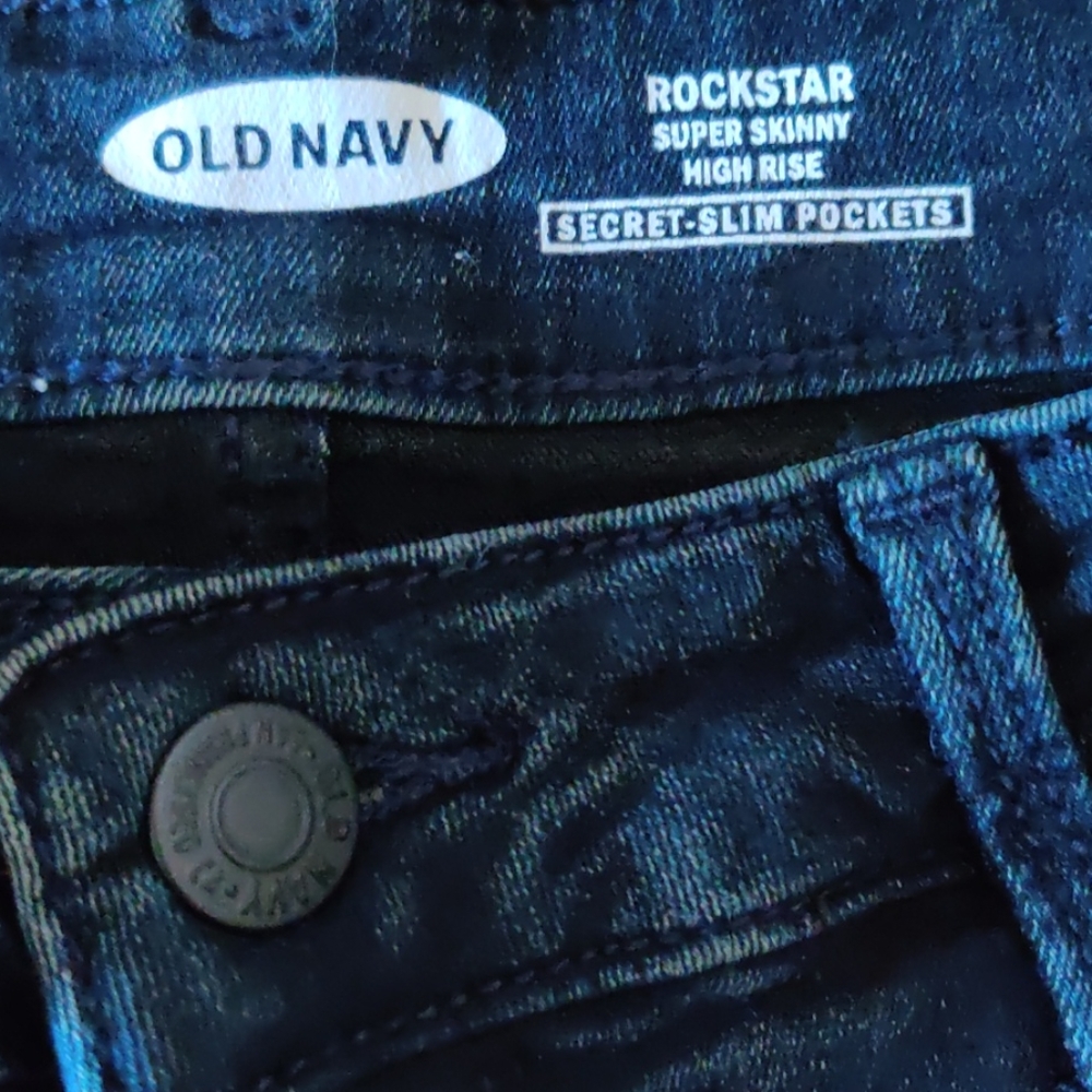 Old Navy Rockstar Super Skinny Jeans NWT